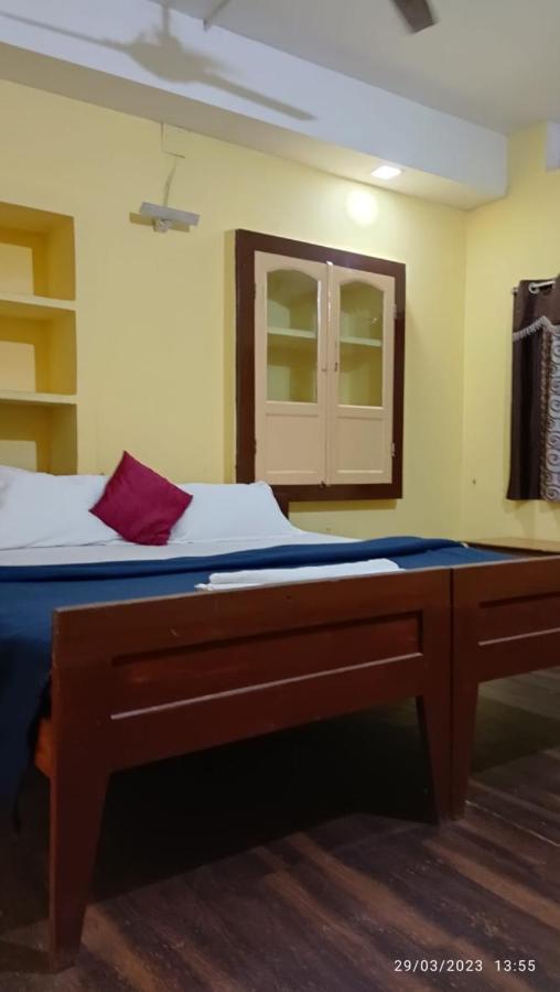 Hotel Goroomgo Basera Near Sea