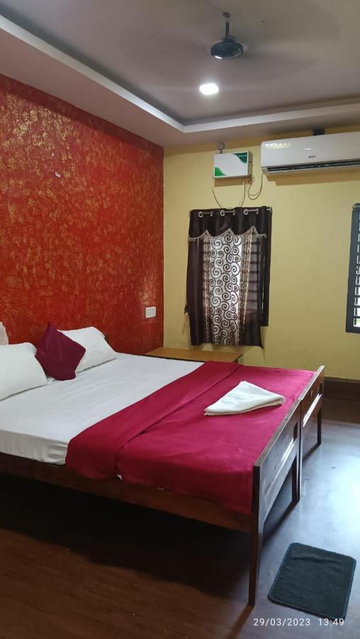 Hotel Goroomgo Basera Near Sea 3*