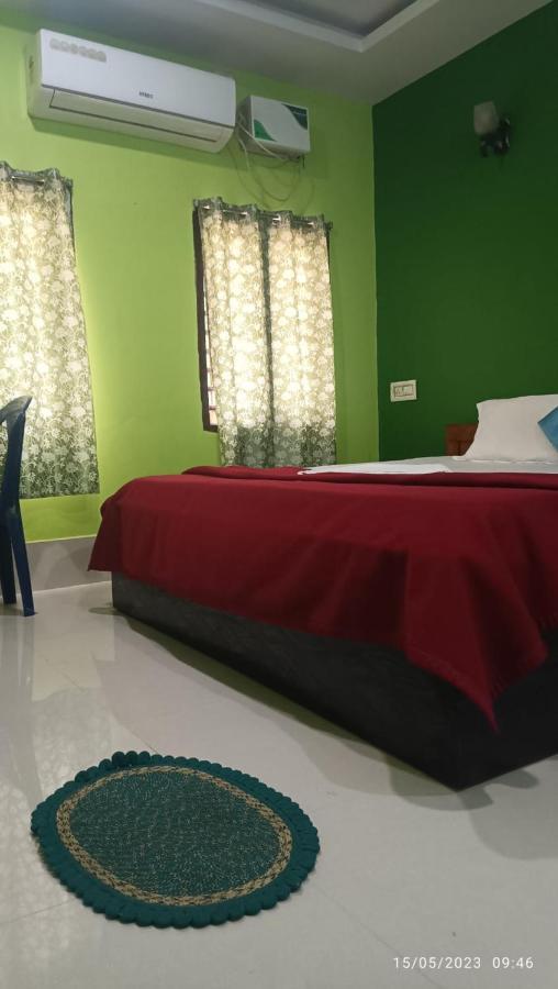 Goroomgo Basera Near Sea 3*